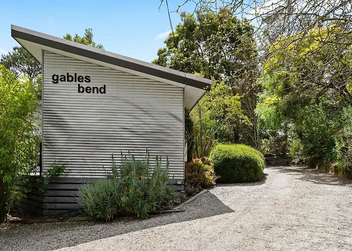 Stylish 2Br W Pool With Spa In Central Daylesford