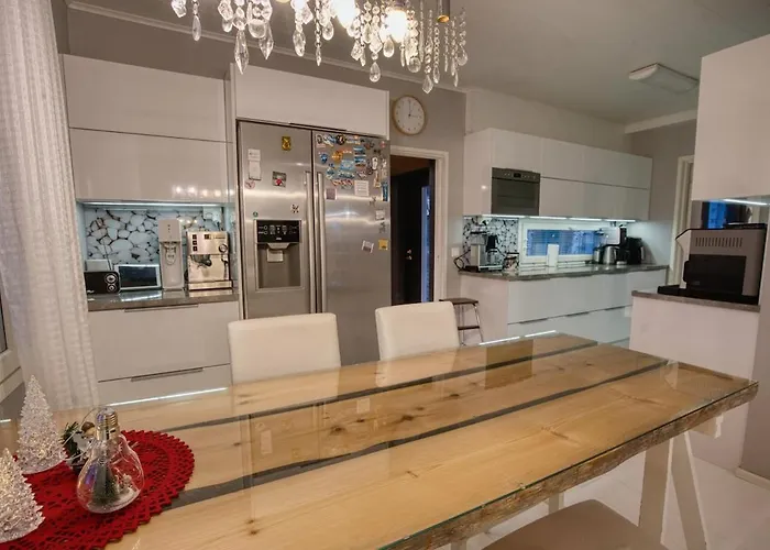 Private Home With Hot Tub & Sauna Rovaniemi