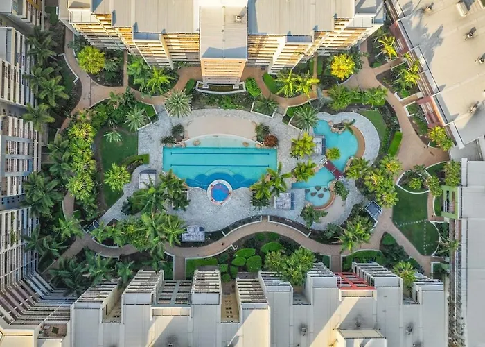 City Oasis - Free Parking Gym Beach Pool - Sleep 6 Brisbane