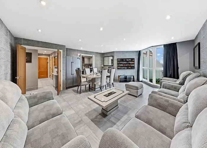 Ferienwohnung Modern 2 Bed With Balcony & London Eye Views