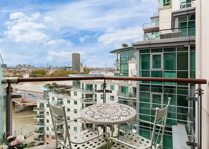 Ferienwohnung Modern 2 Bed With Balcony & London Eye Views