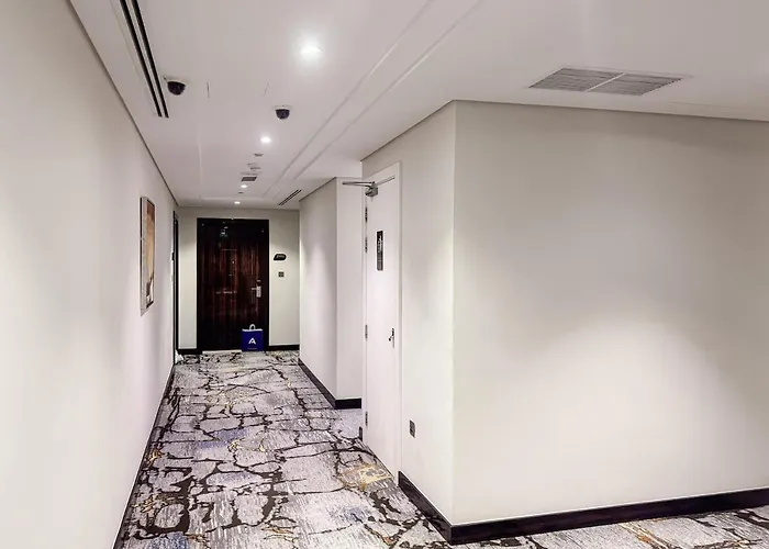 Damac Maison Canal Views, Luxury Waterfront Apartment, 2 Bedroom Dedicated Office, Sleeps 6 Dubai