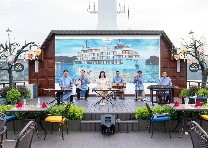 Lamour Cruise Hạ Long