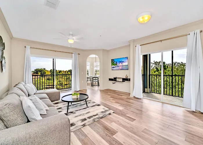 Upstay Pet Friendly Condo 6 Minutes From Disney Orlando