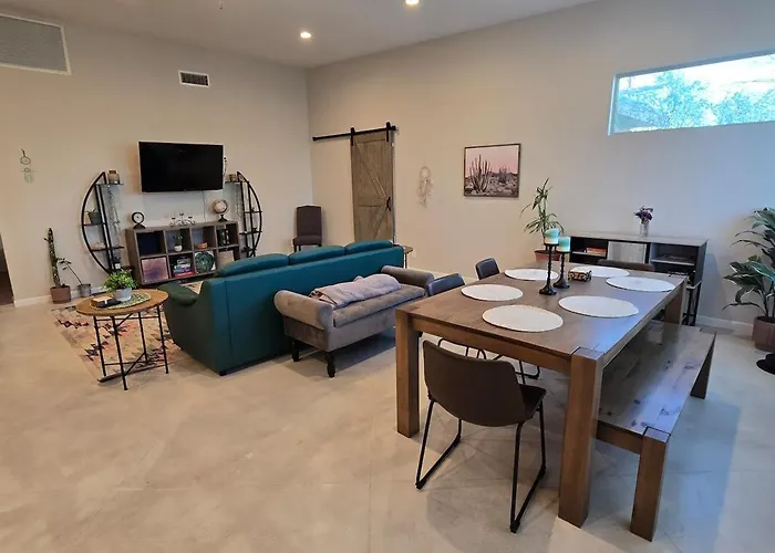 Villa Rustic Ranch Oasis With Privacy, Pool And Hottub Tucson