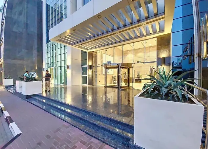 Joyful Journeys Marina Arcade Private Room For 2 - Shared Kitchen Dubai