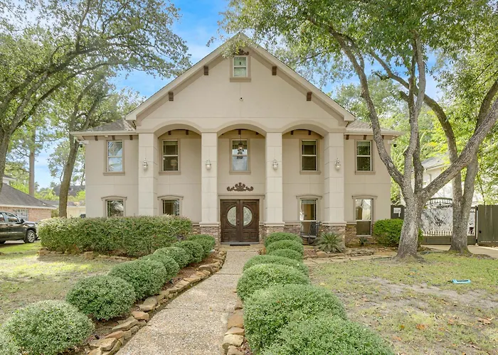 Heated Pool, Hot Tub, Game Room: Houston Group Gem