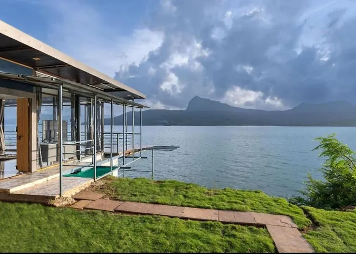Lifeline Villas - Beauty By The Bay Luxurious Infinity Pool Villa Overlooking Pawna Lake Lonavla