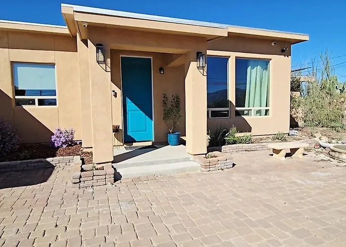 Villa Rustic Ranch Oasis With Privacy, Pool And Hottub Tucson