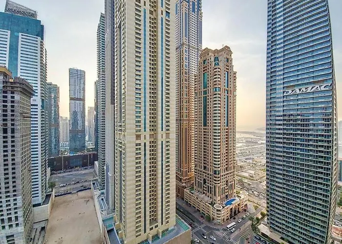 Joyful Journeys Marina Arcade Private Room For 2 - Shared Kitchen Dubai