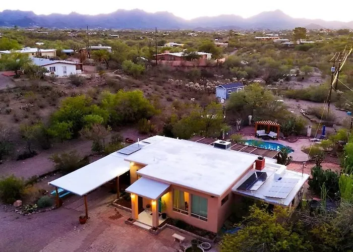 Villa Rustic Ranch Oasis With Privacy, Pool And Hottub Tucson