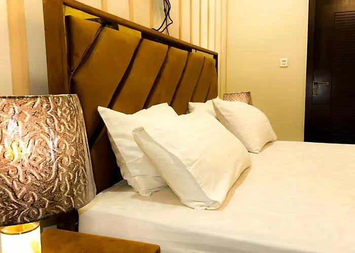 Ferienwohnung 2Bhk Fusion Loft - Jaccuzi - Cinema - Ps4 Rawalpindi