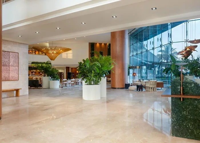Hotel Yas Plaza Mangroves By Ihg Abu Dhabi