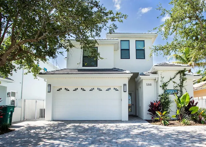 Sorrento - Spacious 5Br 4,5Ba Home With Private Pool & Hot Tub, Ideal For Families And Groups! Pet Friendly With Plenty Of Comfort And Space, Short Walk To Delnor Wiggins Beach, Close To Naples Attractions!
