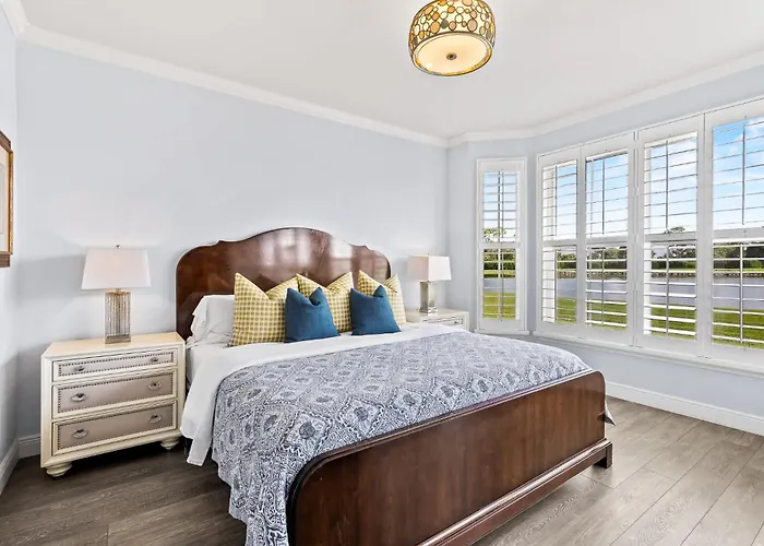 Bologna - Renovated First Floor 2Br Condo In Greenlinks! Lake And Golf Views, Resort Pool, Jacuzzi, Gym And Tennis Access! Near Naples Beaches, Dining, Shopping And Marco Island Area, Perfect For Guests Who Value Convenience, Comfort And Nature!