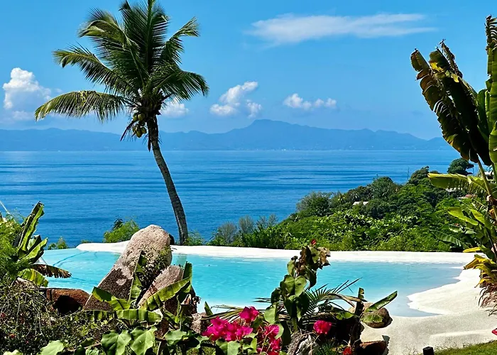 Chateau De Feuilles & Spa - Praslin Island Baie Sainte Anne