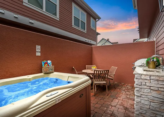 Comfy Villa 5 Min To Dinsey! Hot Tub & Bbq Orlando