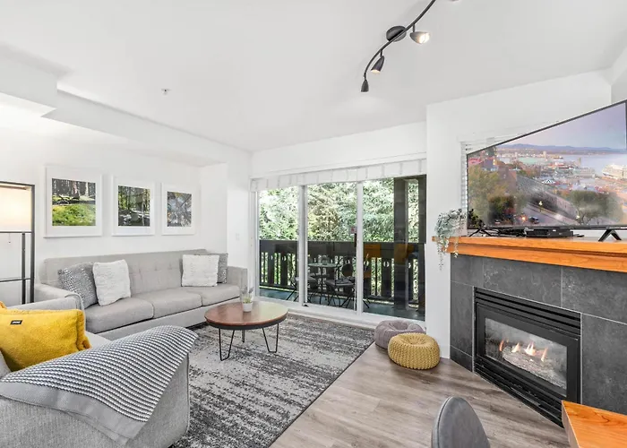 3Br In Lagoons, King Bed, Private Balcony, Village Location, Parking Whistler