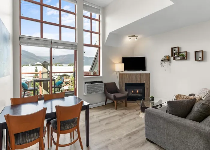 Alpenglow Lodge Junior Penthouse By Mva Whistler