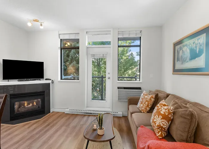 Alpenglow Lodge Junior One Bedroom By Mva Whistler