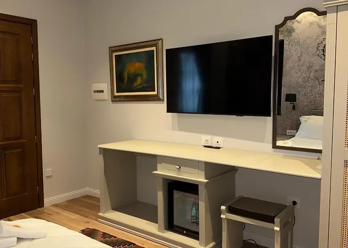 Hani I Gjelit Hotel, Korce