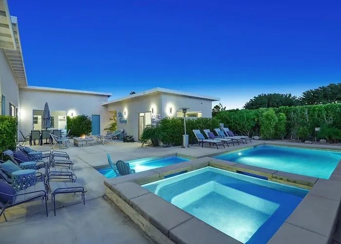 Deja Blue - Alice Lodging Palm Springs