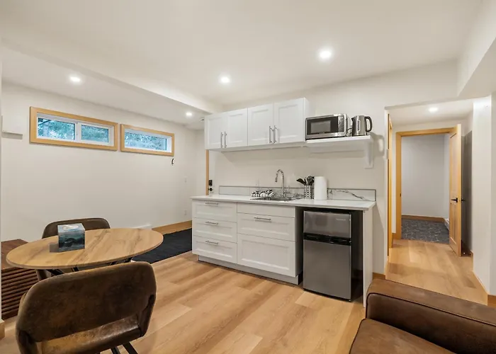 Elkhorn Lodge Vacation Rentals Banff