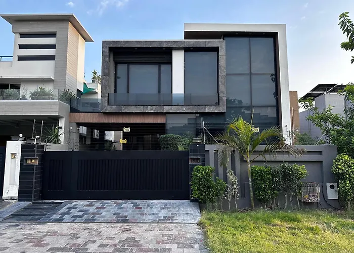 Modern Spacious, Entire House 4-Bedrooms In Dha Lahore