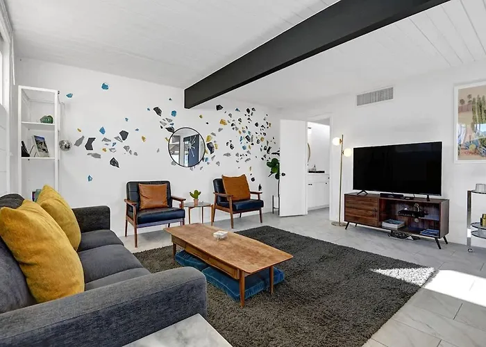 Ocotillo Art Bungalow Palm Springs