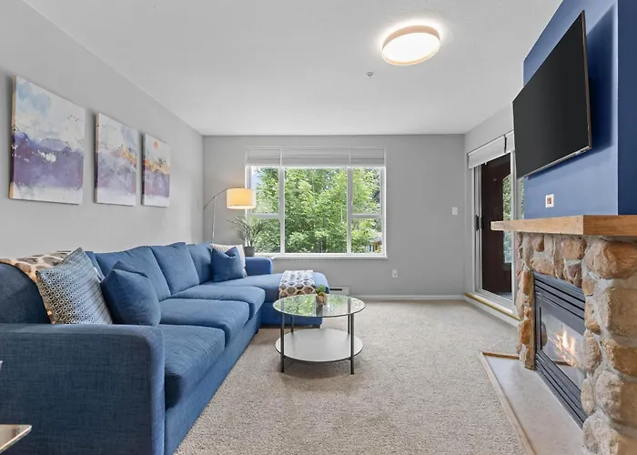 2Br In Deer Lodge, Epic Location, Private Covered Patio, Free Parking Whistler