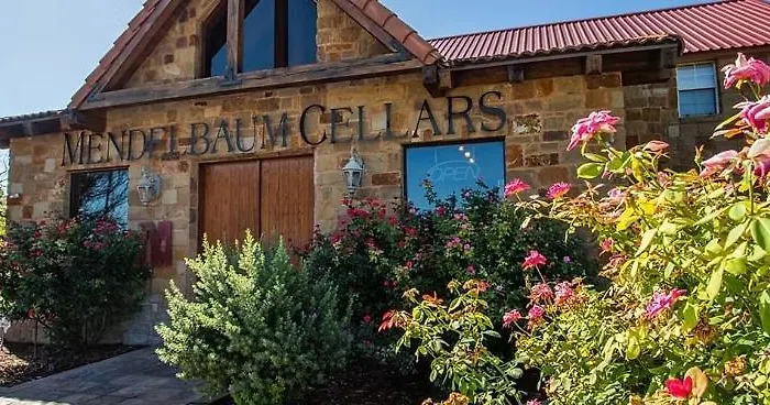 Mendelbaum - Pecan Cabin Fredericksburg