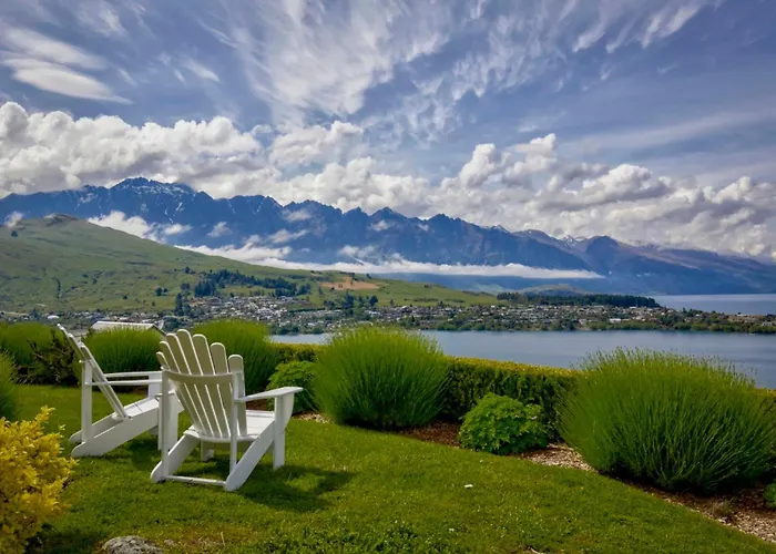 Wakatipu Gem Charming Lakehouse With Hot Tub Queenstown