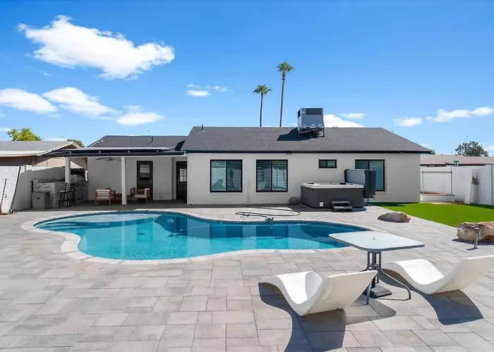 Rock And Glam Paradise Mesa