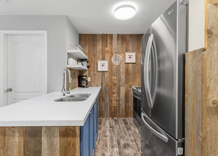 2Br In Deer Lodge, Epic Location, Private Covered Patio, Free Parking Whistler