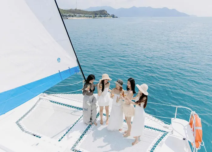 Hotel Sunrise Catamaran Yacht Tour Nha Trang