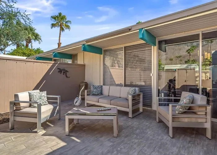 Luminous Ocotillo Bungalow Palm Springs