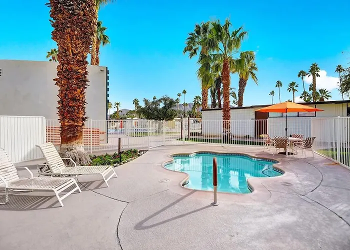 Ocotillo Art Bungalow Palm Springs