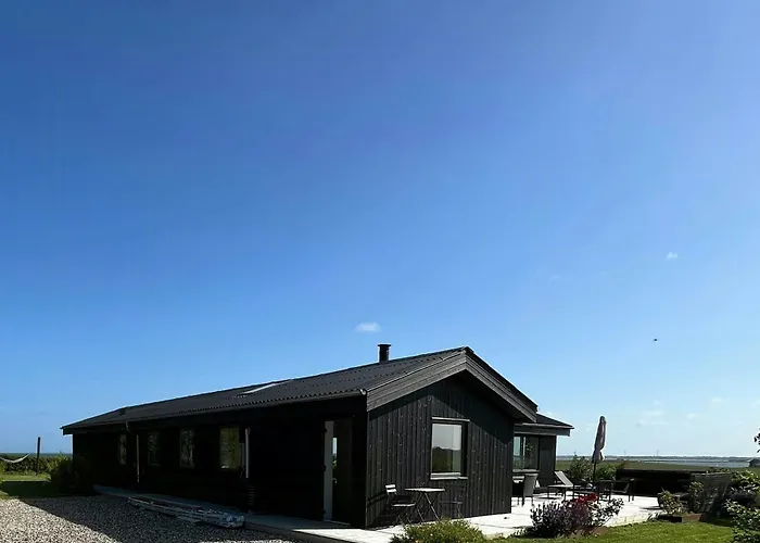 Summer House With Wilderness Bath And Water Views Vinderup
