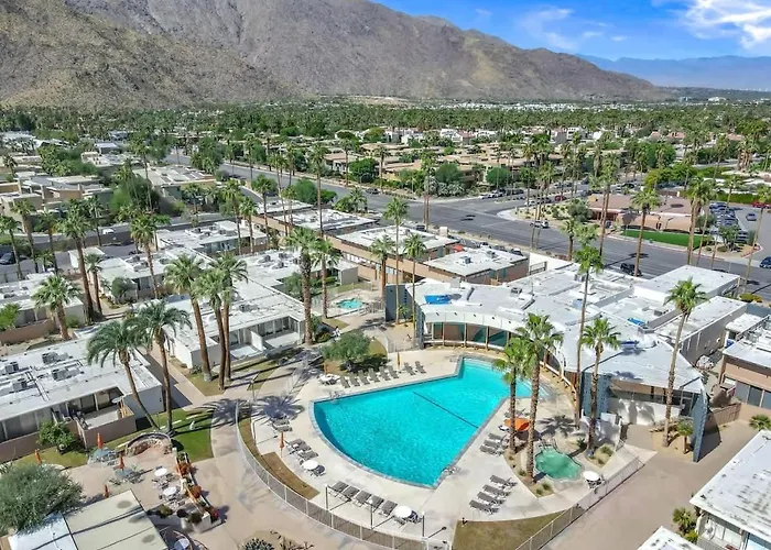 Luminous Ocotillo Bungalow Palm Springs