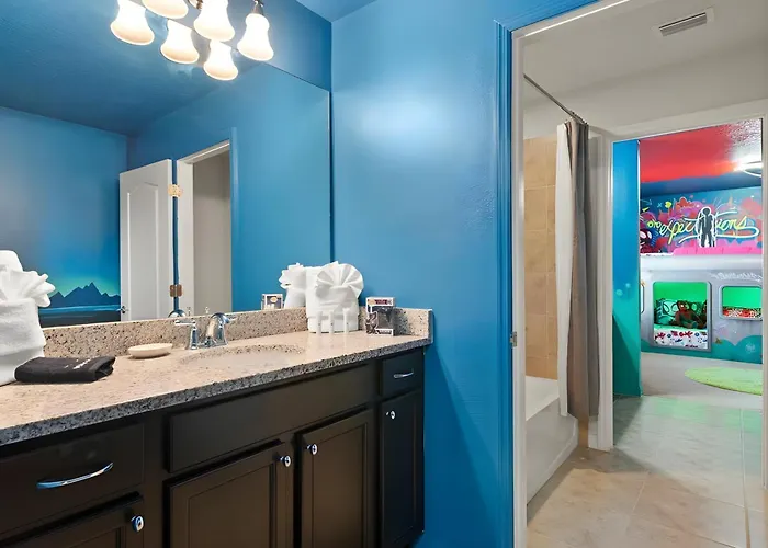 Luxury Modern Villa 8Br Hot Tub, Pool & Lake Kissimmee