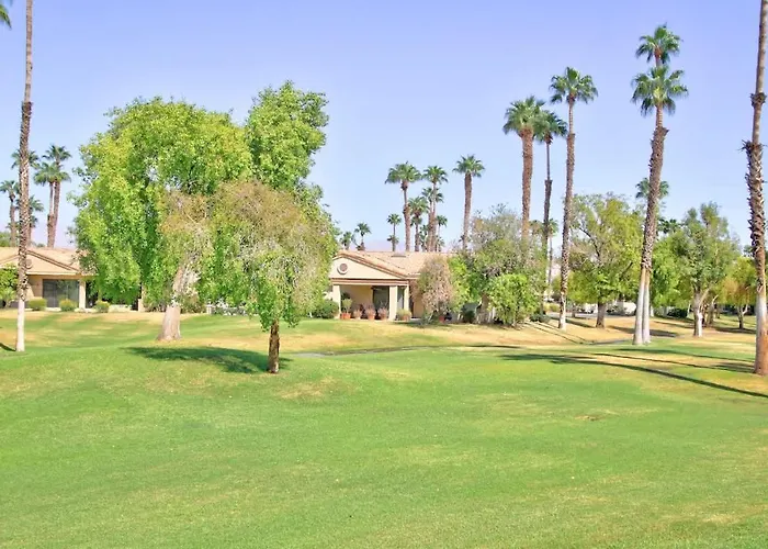 V3859 - Waterfall Hole - Alice Lodging Palm Desert