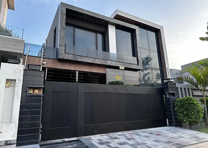Modern Spacious, Entire House 4-Bedrooms In Dha Lahore