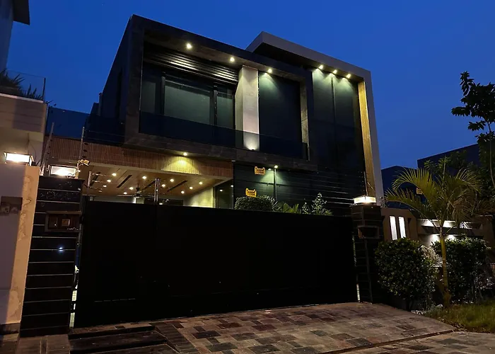 Modern Spacious, Entire House 4-Bedrooms In Dha Lahore