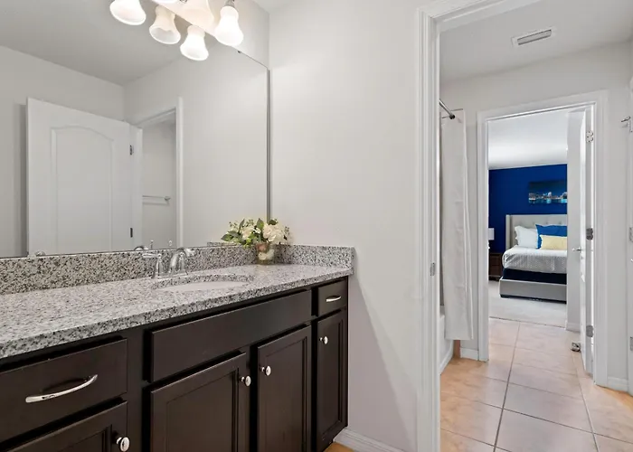 Comfortable Vacation Home Great Resort Pool/Spa Sleeps 20 Kissimmee