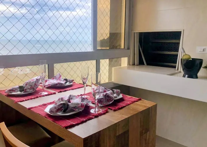 Apartamento Frente Ao Mar. Amplo E Confortavel. Balneário Camboriú