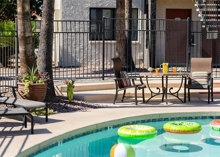 Scottsdale'S Premium Short Term Getaway, Fully Furnished 1 Bedroom Homes, Free Golf, Cable, Utilities, Wi-Fi, Parking, Pool, And Bike Trails- Unit 241 Apts