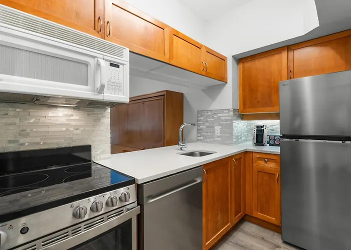 Alpenglow Lodge Studio With Pool Views By Mva Whistler