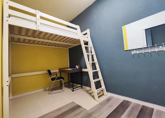 Azure Pj 4Br 4 Bath Luxury Condo - 12 Beds - Next To Le Meridien - 2 Parking Petaling Jaya