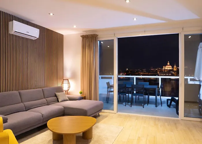Valletta Bastion View Apartments & Penthouse With Heated Jacuzzi Sliema