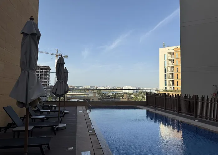 Waterfront Living Near Palazzo Versace - Pool, Gym Dubai